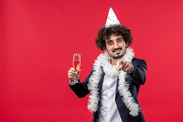 Free photo expressive young man posing for christmas