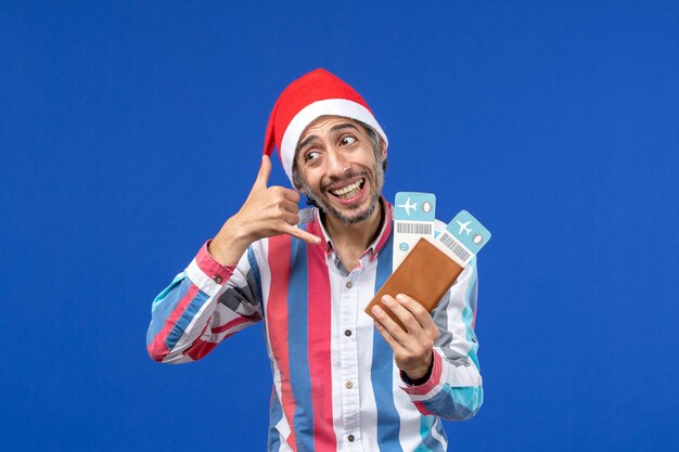 Free photo expressive young man posing for christmas