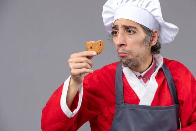 Free photo expressive young man posing for winter holidays