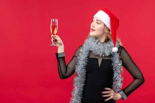 Free photo expressive young woman posing for christmas