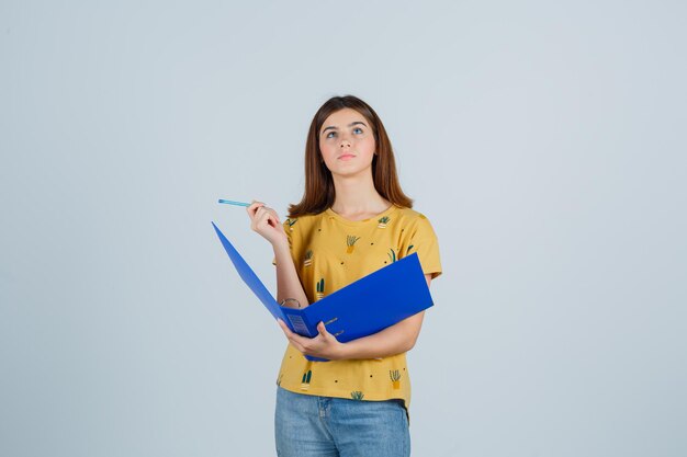 Expressive young woman posing in the studio