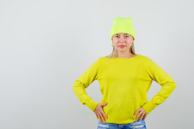 Free photo expressive young woman posing