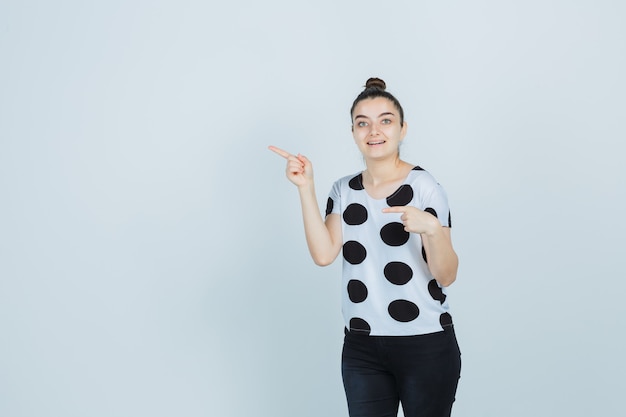 Free photo expressive young woman posing