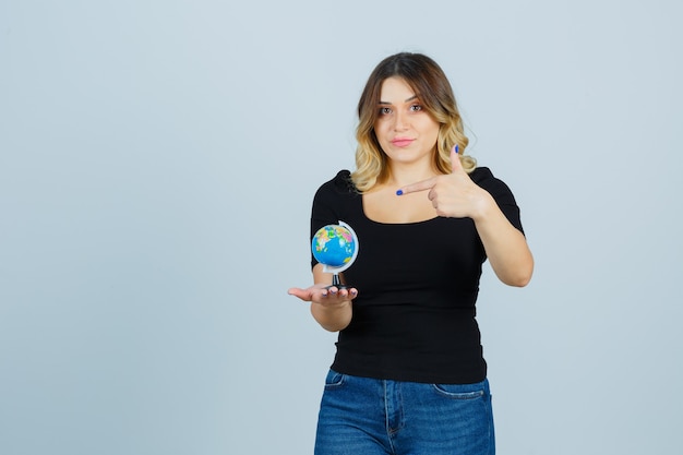 Free photo expressive young woman posing