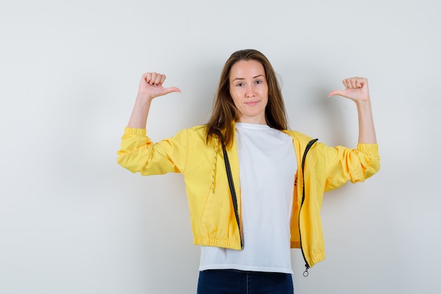 Free photo expressive young woman posing