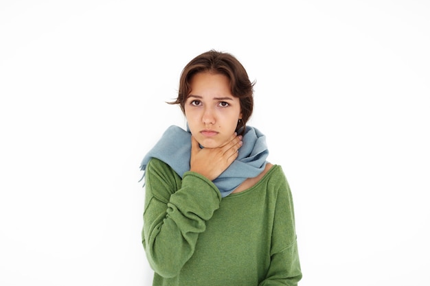 Free photo expressive young woman posing