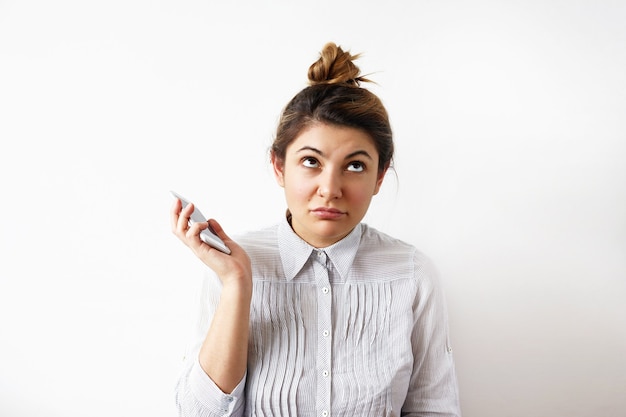 Free photo expressive young woman posing