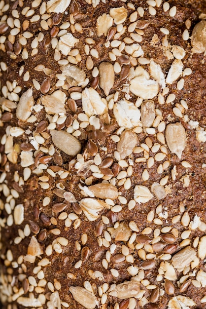 Free photo extreme close-up bread with seeds