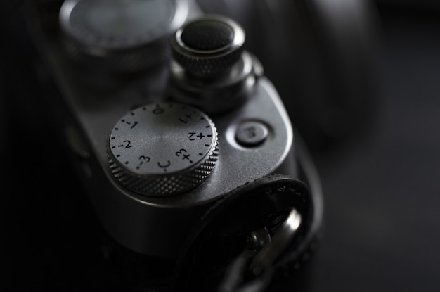 전문 카메라 슬라이더의 극단적 인 근접 촬영은 흑백으로 촬영