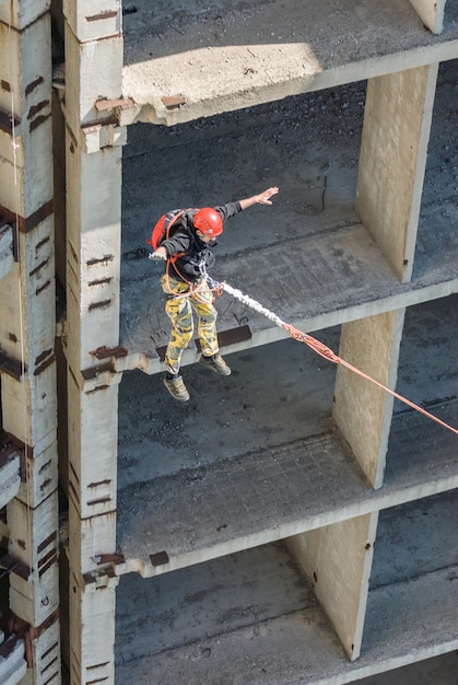 Foto gratuita sport estremi di ropejumping