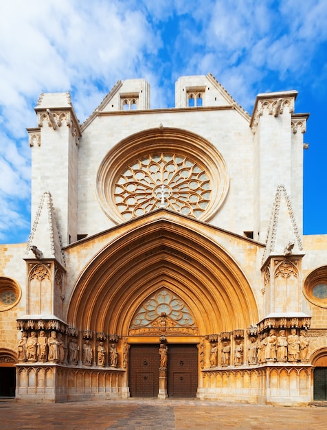 Foto gratuita facciata della cattedrale di tarragona