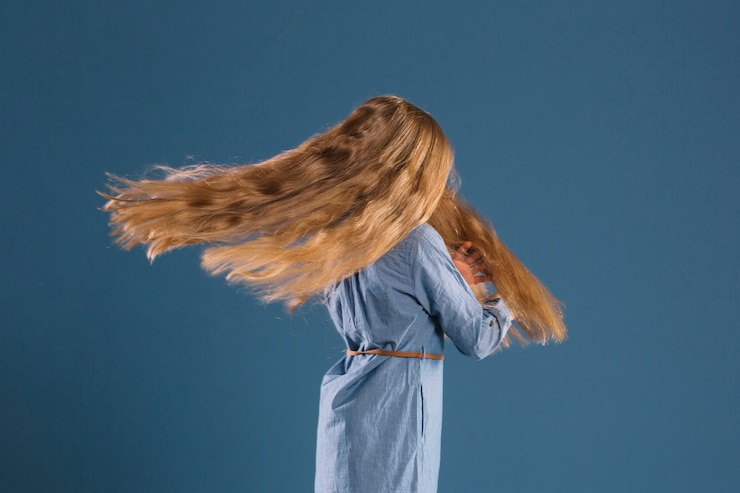 Free Photo faceless girl spinning around