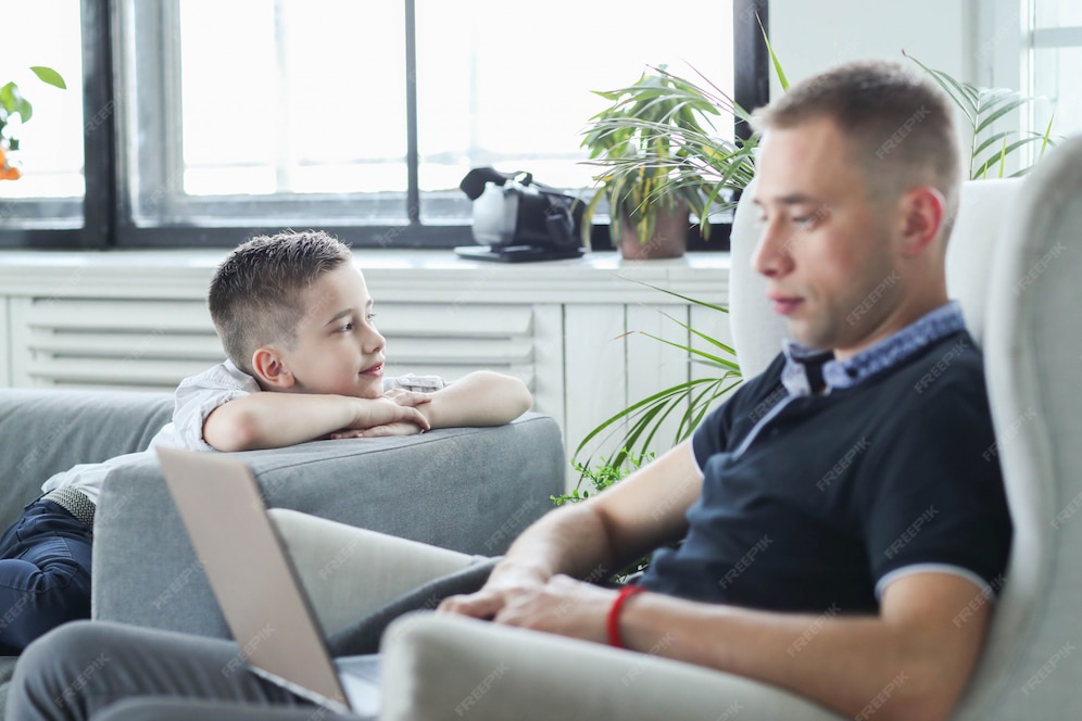 Fatherhood Alters Brain Structure, Increasing Both Bonding and Mental Health Risks