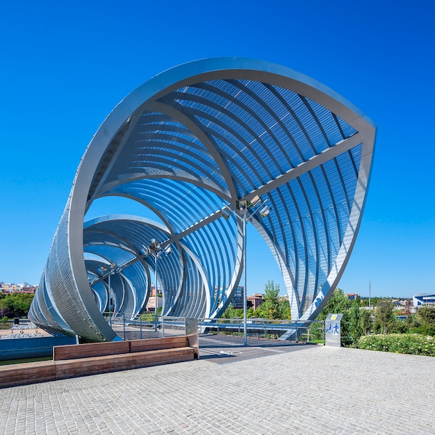 Free photo famous footbridge in madrid, spain