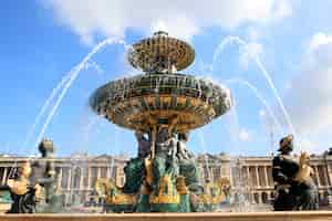 Free photo famous fountain in paris