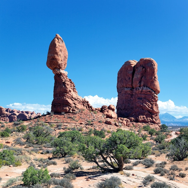 アメリカ合衆国ユタ州アーチーズ国立公園の有名な赤い岩