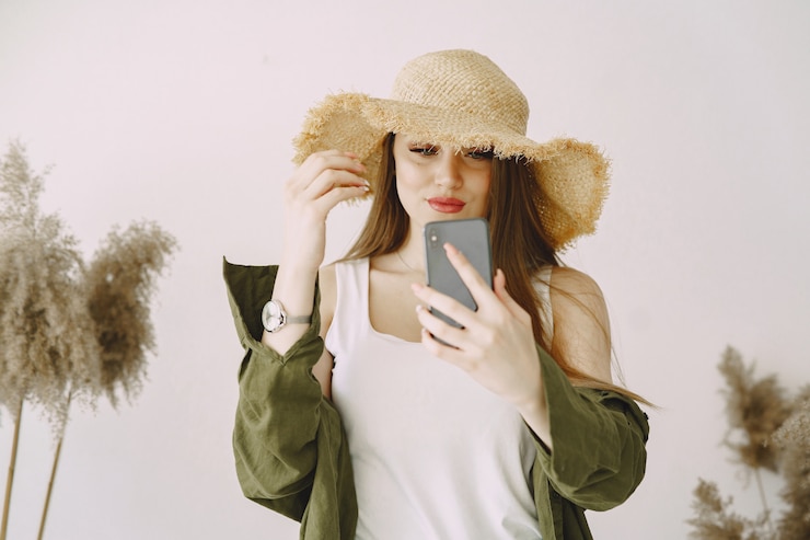 Trending Colors in Fashion for 2025 Revealed Trending Colors in Fashion for 2025 Revealed