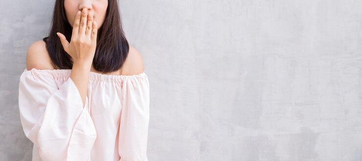 無料Photo ファッション現代の背景モデルの成人