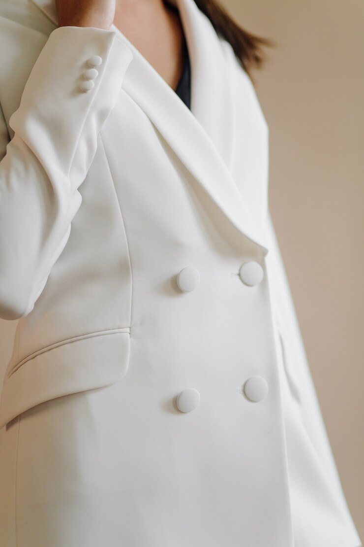無料Photo 若いエレガントな女性のファッションの肖像画