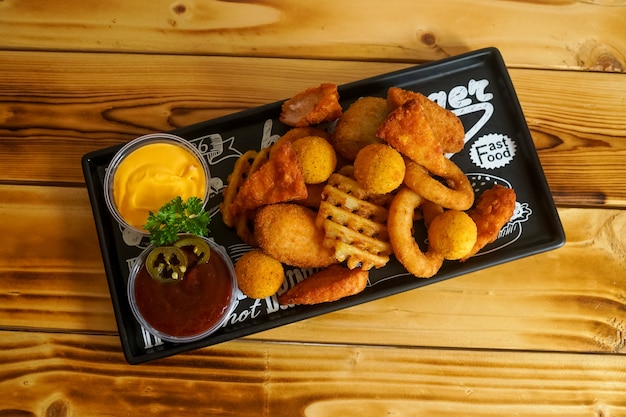 Free photo fast food on a restaurant table