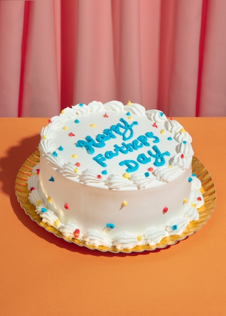 Foto gratuita festa del papà con torta