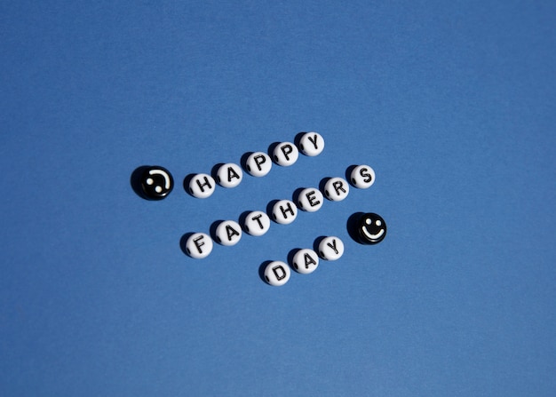 Foto gratuita celebrazione della festa del papà con lettere