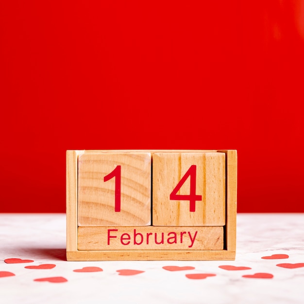 Free photo february 14 on calendar front view