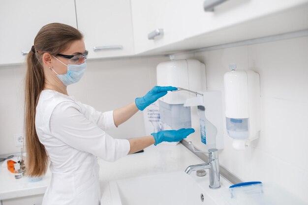 female doctor working with vacine