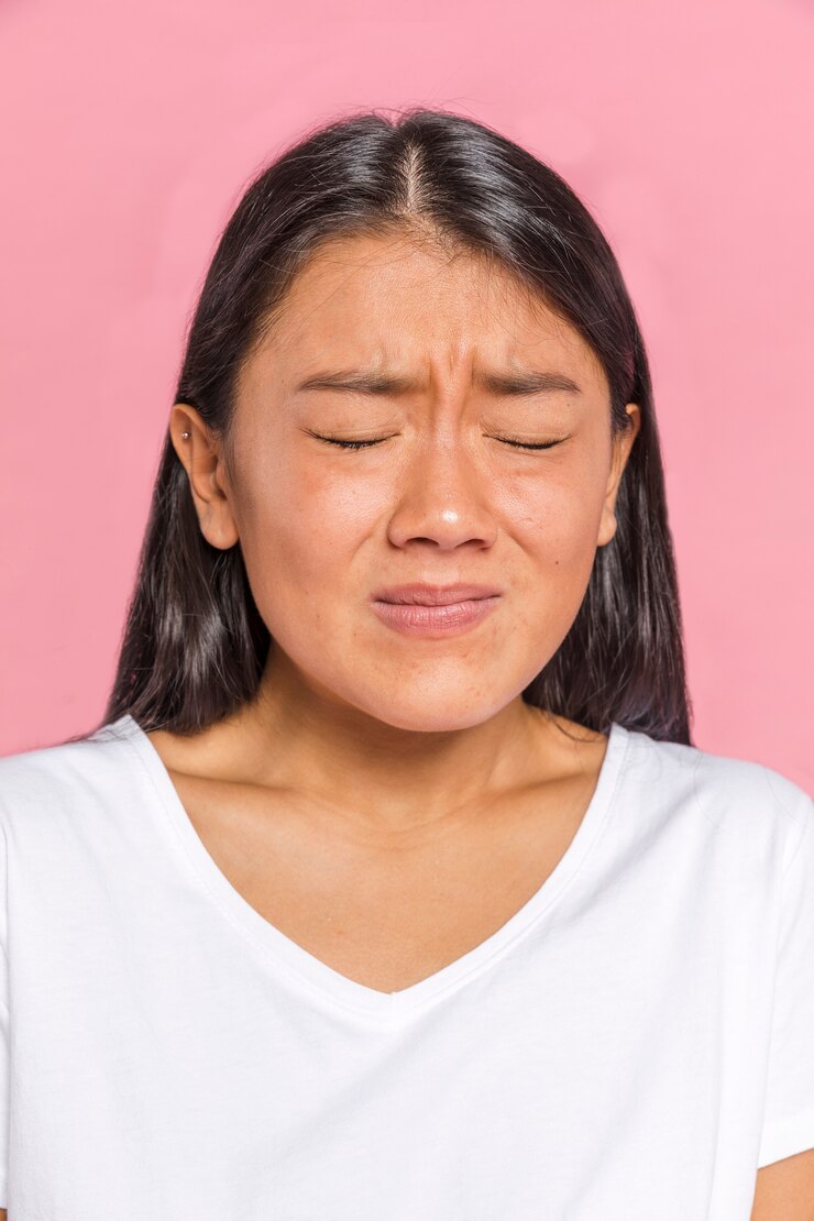 무료 Photo 두려움을 보여주는 여성 얼굴 표현