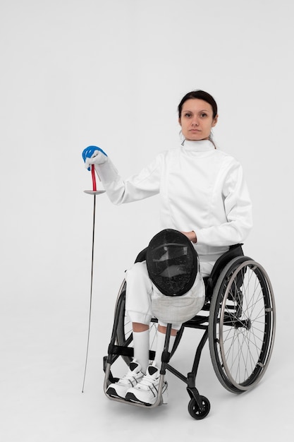 Фехтовальщица с инвалидностью ног