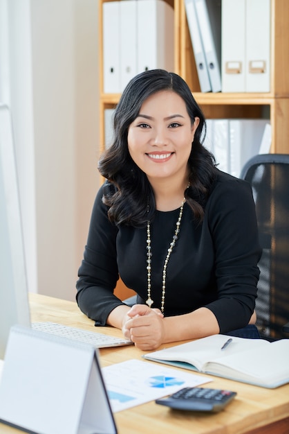 Free photo female financial manager