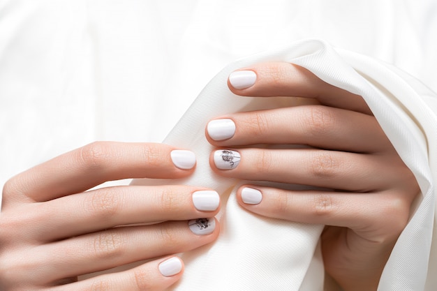 White Nails Images - Free Download On Freepik