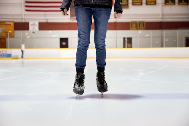 женское катание на коньках