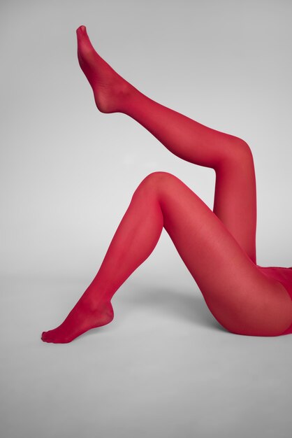 パンストストッキングの女性モデルの脚