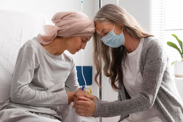 Free photo female patients talking at the hospital