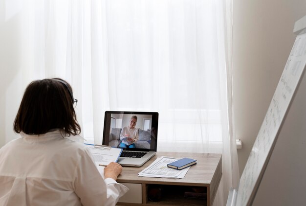 Free Photo female teacher doing online lessons
