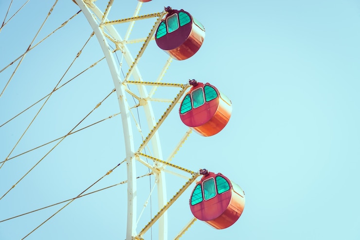 Free Photo ferris wheel close-up
