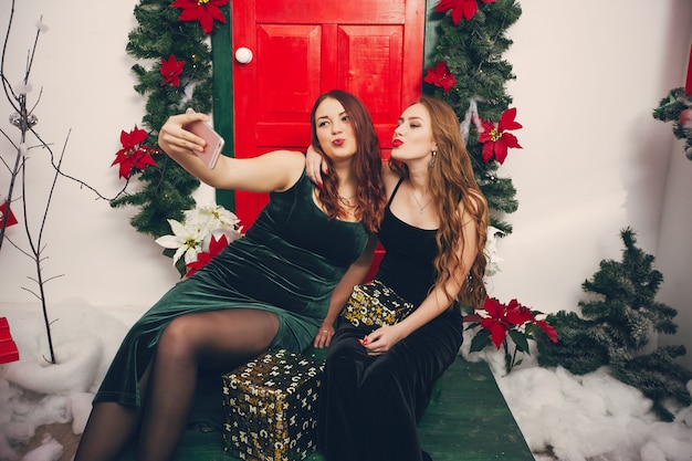 festive ladies