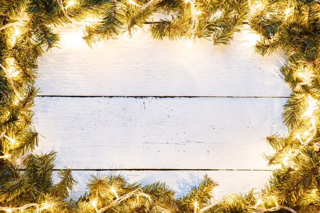 Праздничный деревянный светлый фон на рождество или новый год
