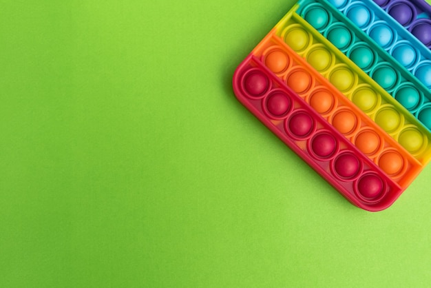 Fidget pop it toy color arcobaleno - antistress, divertente ed educativo