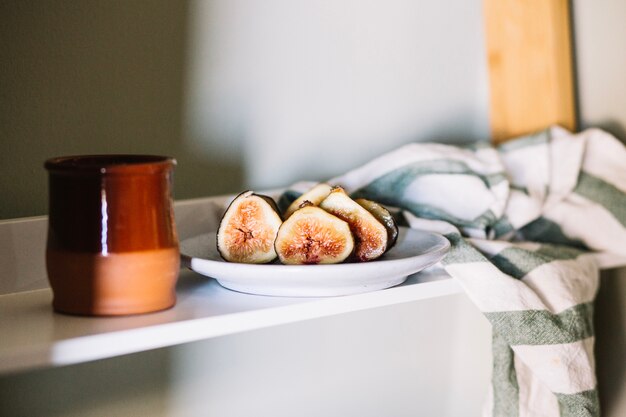 Figs placed on table