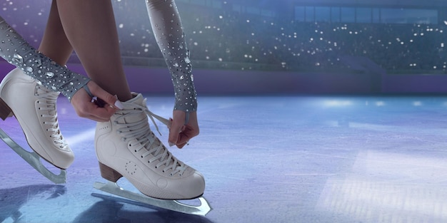 Free photo figure skating girl in ice arena