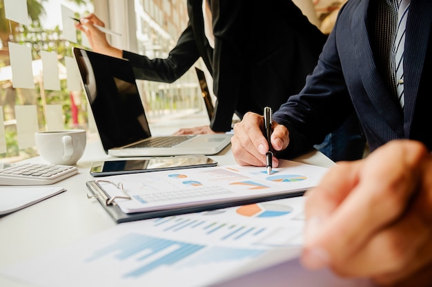 Foto gratuita finanza imprenditore incontro economia femminile closeup