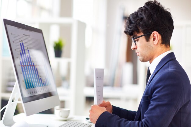 Free photo financier at work