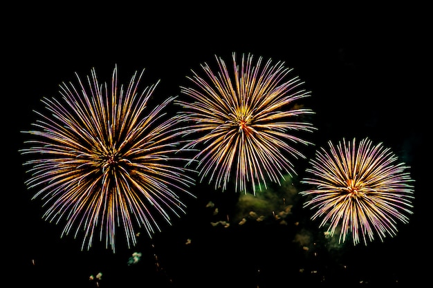 無料写真 お祝い記念日の花火の表示背景