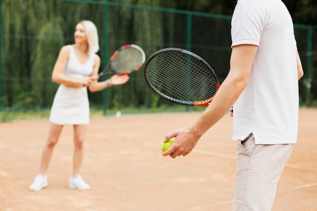 フィット男と女のテニス