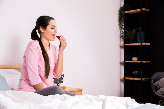 fitness woman drinking a detox juice