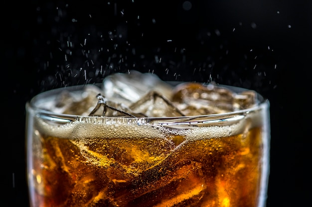 Colpo a macroistruzione della bevanda cola fizzy