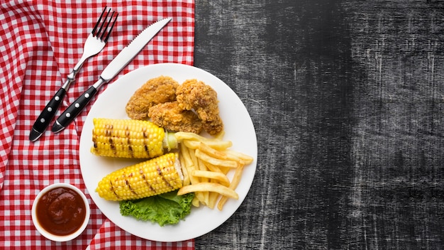 Free photo flat lay of american food with copy space