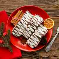 Free photo flat lay arrangement of delicious christmas dish